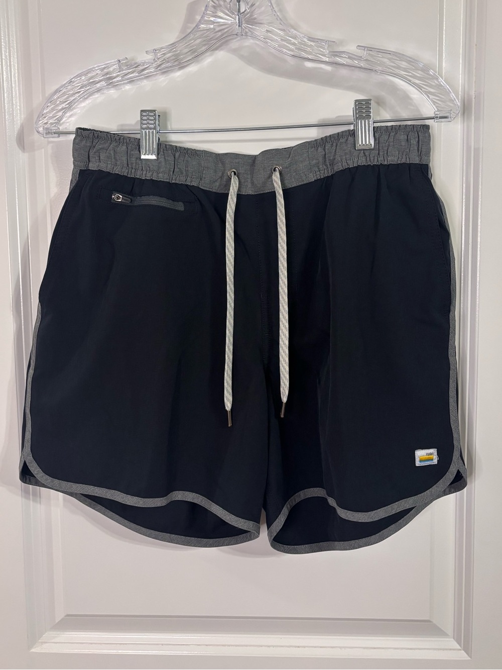 Vuori Banks Shorts Mens Medium Black 5" Athletic Drawstring Pockets